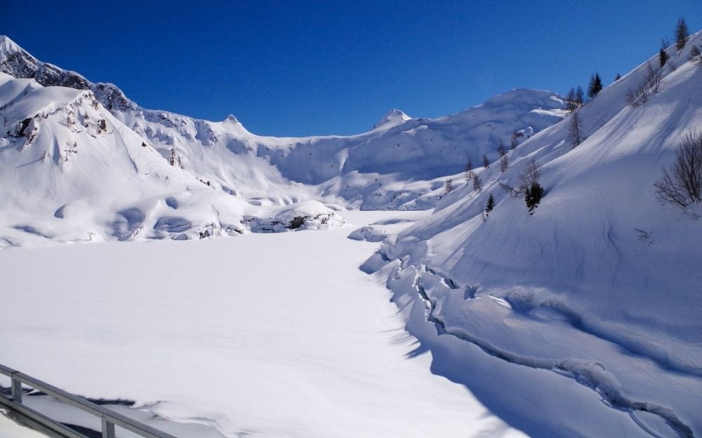 Snowshoeing in Val Viola – BergamoXP